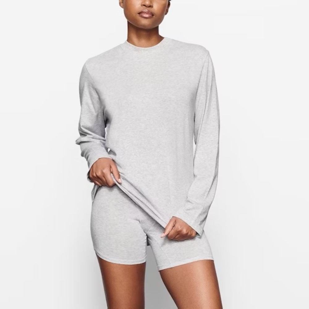 SKIMS Boyfriend Long Sleeve t-shirt